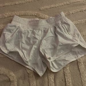 lululemon low rise shorts with pocket